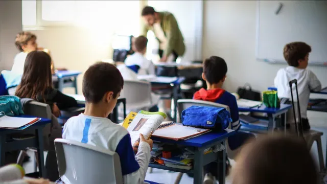 Mais de 100 novos casos de alunos por colocar chegaram num só dia