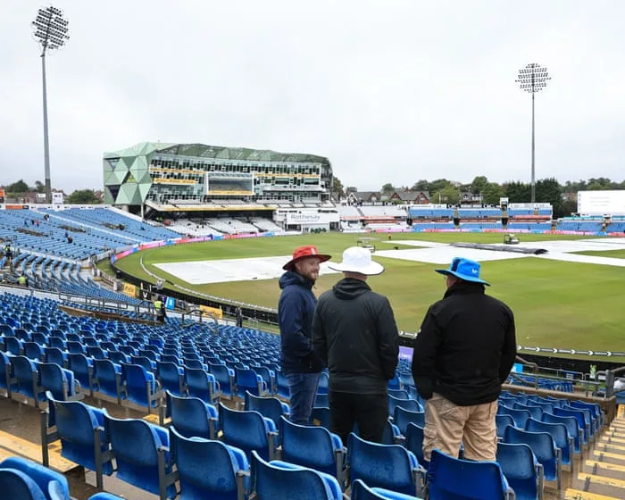 England v Pakistan: first Test, day two start delayed by rain – live
