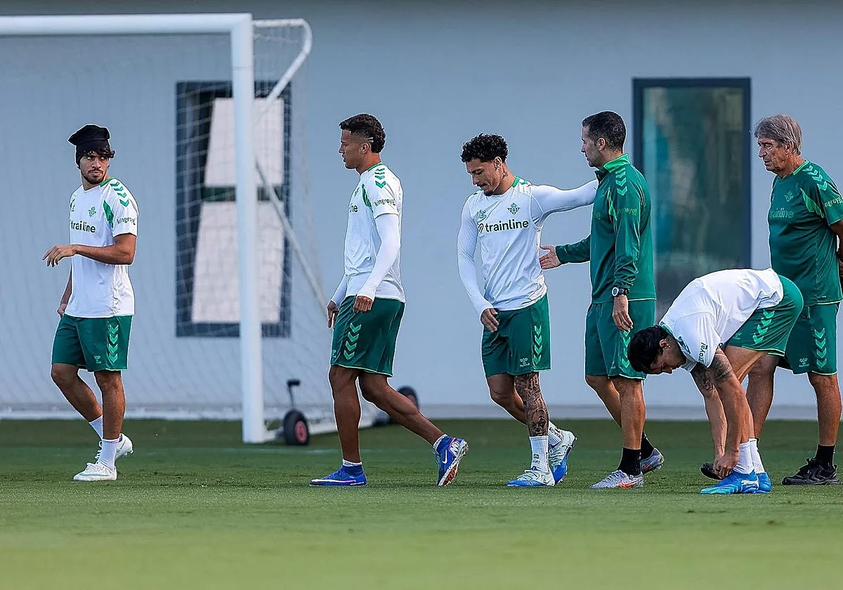Cucho no se entrena con el grupo a dos días del Betis - Feyenoord