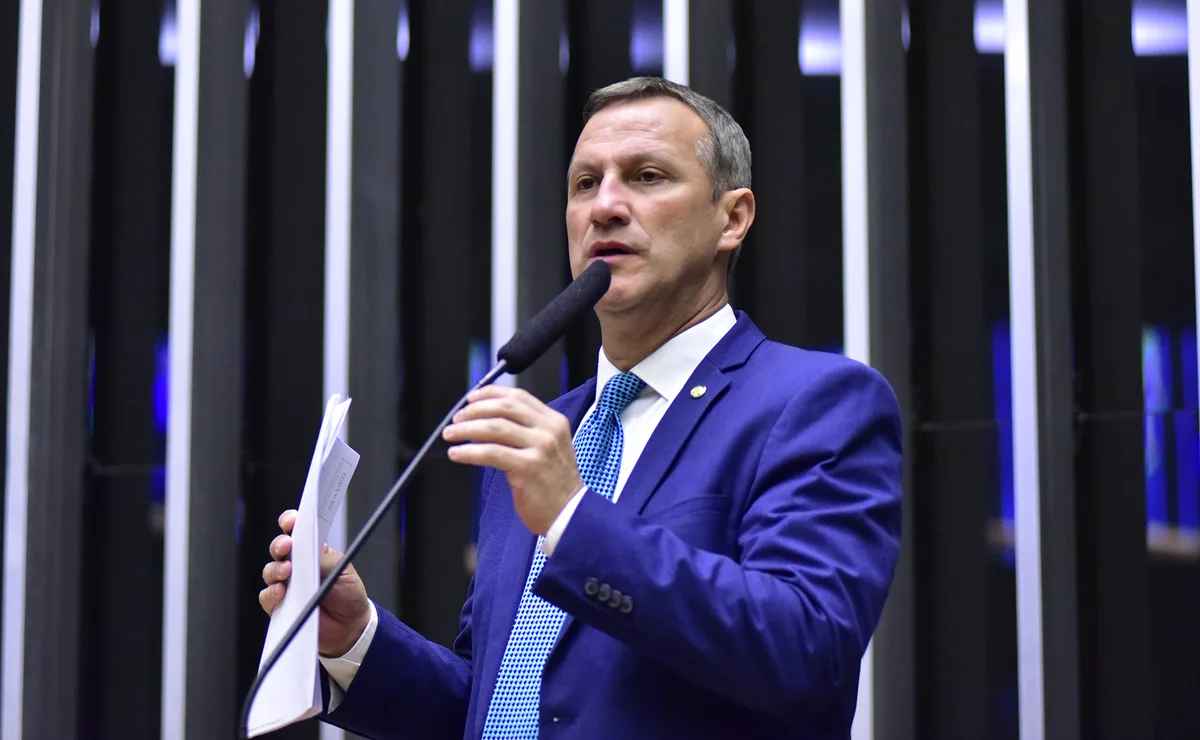 Parlamentares defendem rigor penal no plano de Flávio Bolsonaro