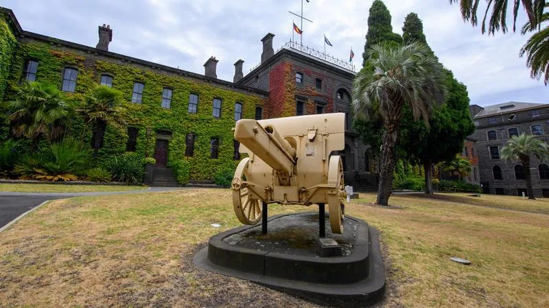 RSL NSW opposes rushed plan to move Army personnel from Victoria Barracks as Albanese Government weighs potential sale