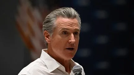 Le gouverneur de Californie signe une loi pour protéger les enfants sur les réseaux sociaux