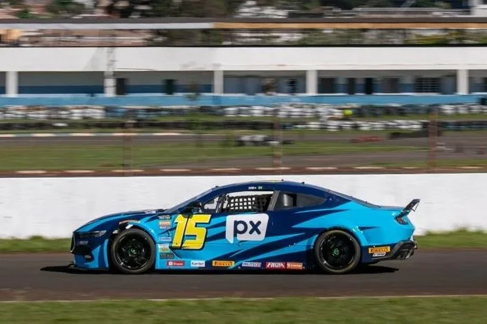 Tito Giaffone escala pelotão e fatura pódio na NASCAR Brasil em Londrina