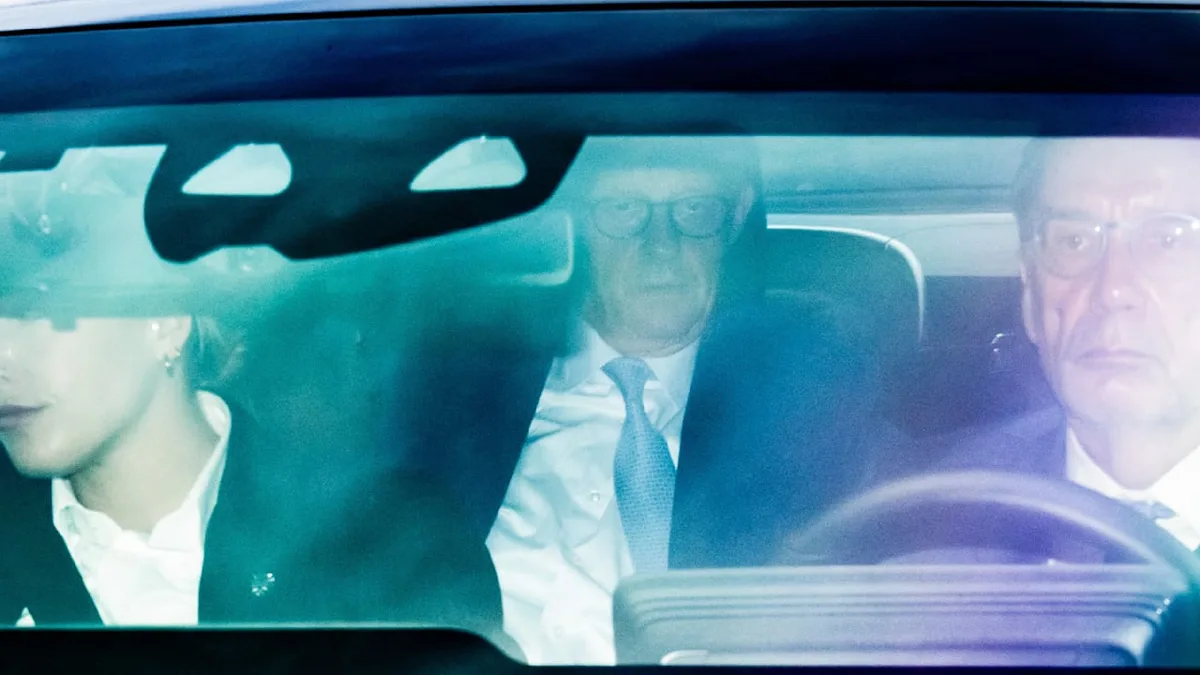 Auftakt in die Wahlnacht - Merz ist in der CDU-Zentrale angekommen
