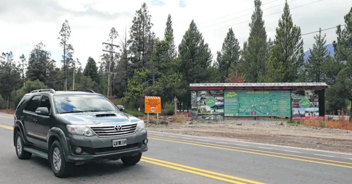 El Bolsón: puso un candado en una tranquera y bloqueó un paso vecinal, pero un fallo le ordenó retirarlo