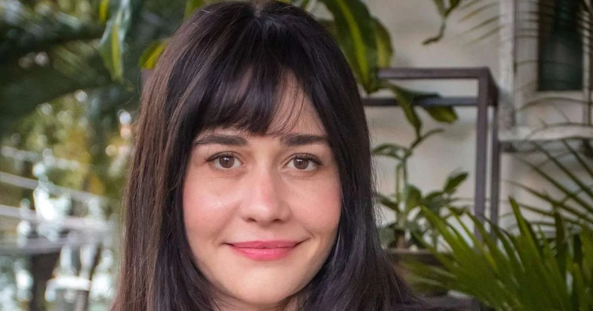 Há 32 anos, Alessandra Negrini substituiu atriz em série polêmica da Globo com Claudia Raia; troca de artistas em 'Engraçadinha' envolveu proibição do Juizado de Menores por cenas de incesto e homossexualismo