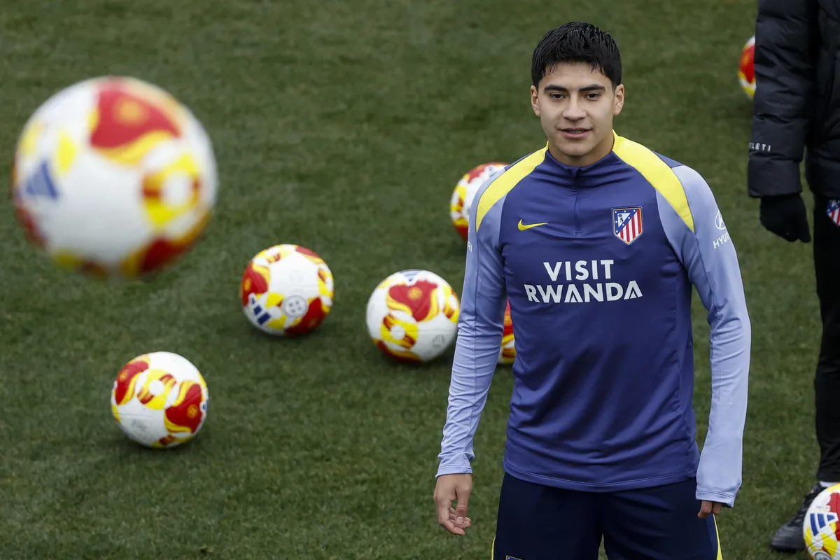 Obed Vargas saldrá del Atlético: los cinco clubes que pelean su préstamo