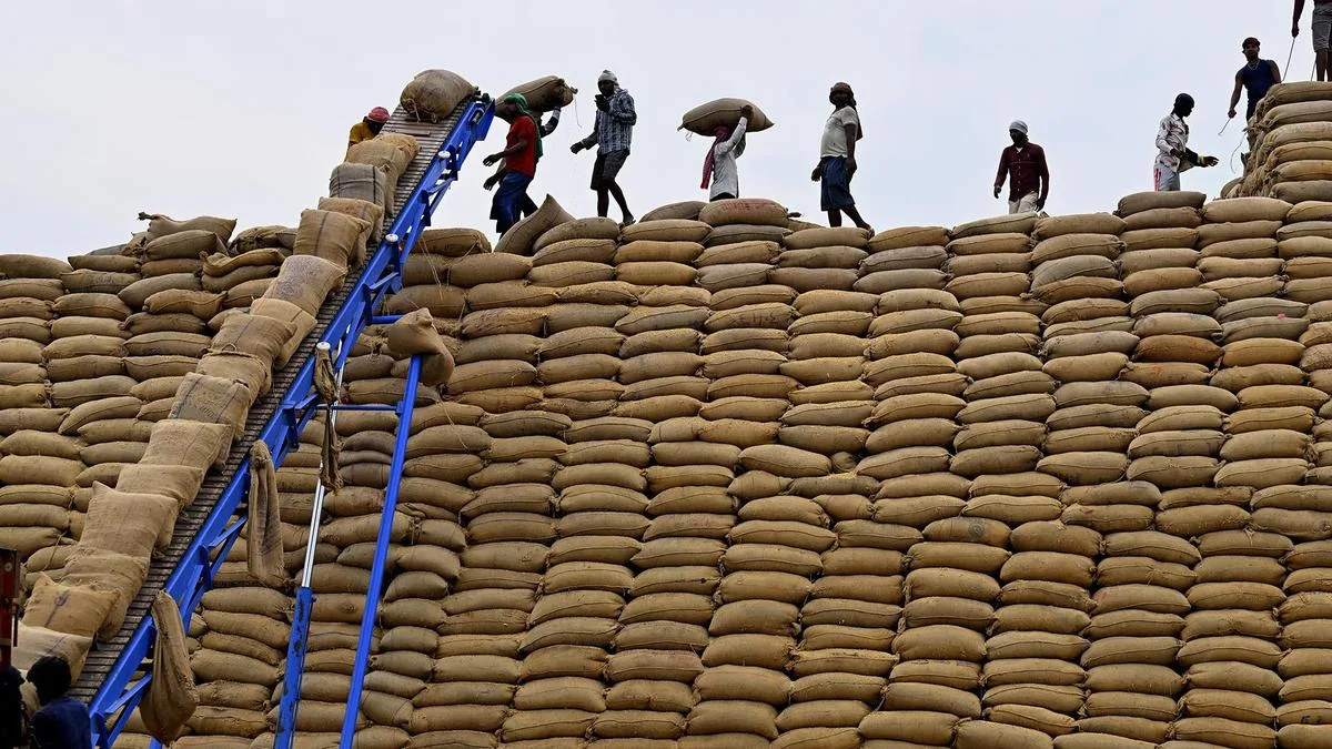 Prioritize raw rice processing: Telangana Civil Supplies Commissioner