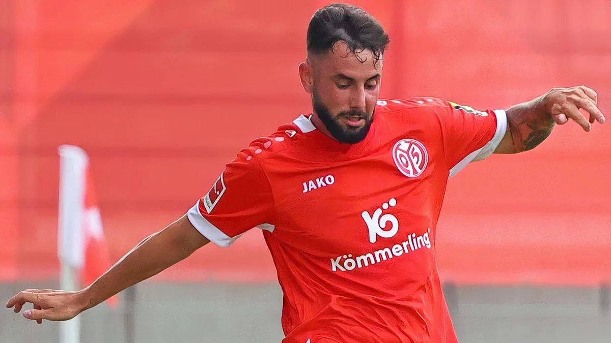 Damit er doch noch wechseln kann - Mainz löst Vertrag mit DIESEM Profi auf!