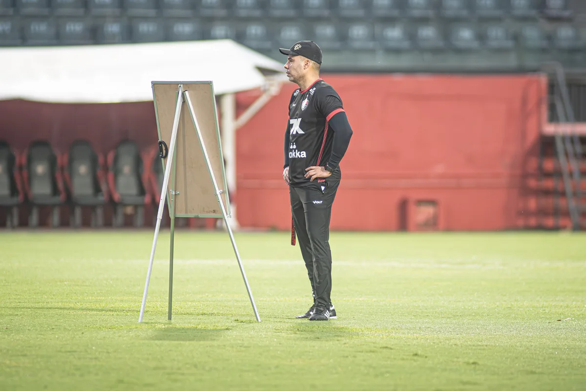 Escalação do Vitória no Ba-Vi 508: veja time provável, dúvidas e desfalques após o último treino