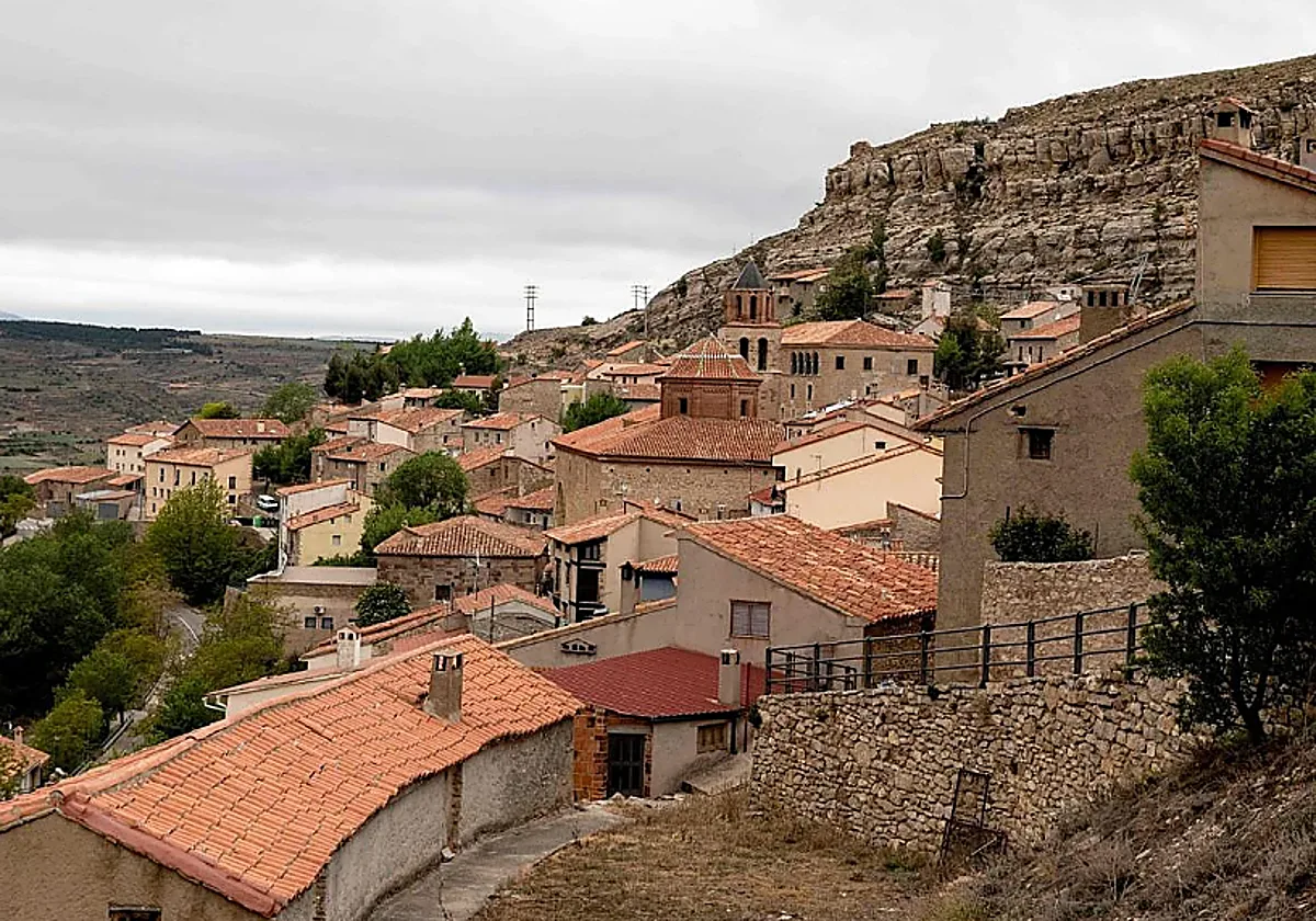 Deja su vida en Valencia para mudarse con sus cinco hijos a un pueblo de Teruel y sentencia: «Cumplimos las expectativas y aquí seguimos»