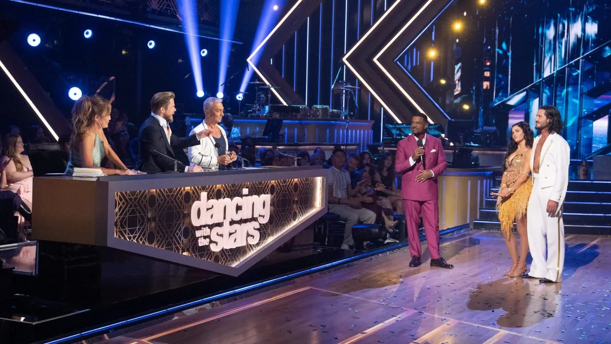 ‘DWTS’ Pro Val Chmerkovskiy Apologizes to Carrie Ann Inaba for “Careless” Will Smith Oscars Slap Reference: “I Will Do Better”