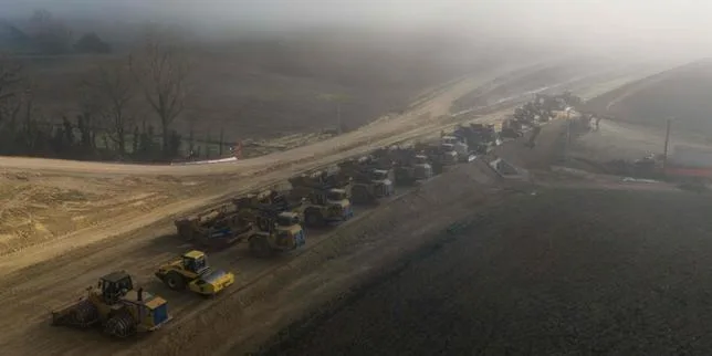 Autoroute A69 : la préfecture du Tarn exige une réduction des émissions dues à la fabrication du revêtement