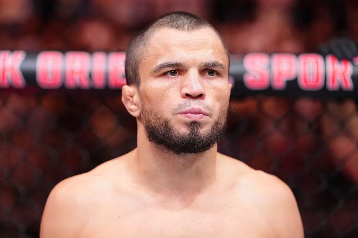 Умар Нурмагомедов опустился на три позиции в рейтинге UFC после поражения от Ядонга