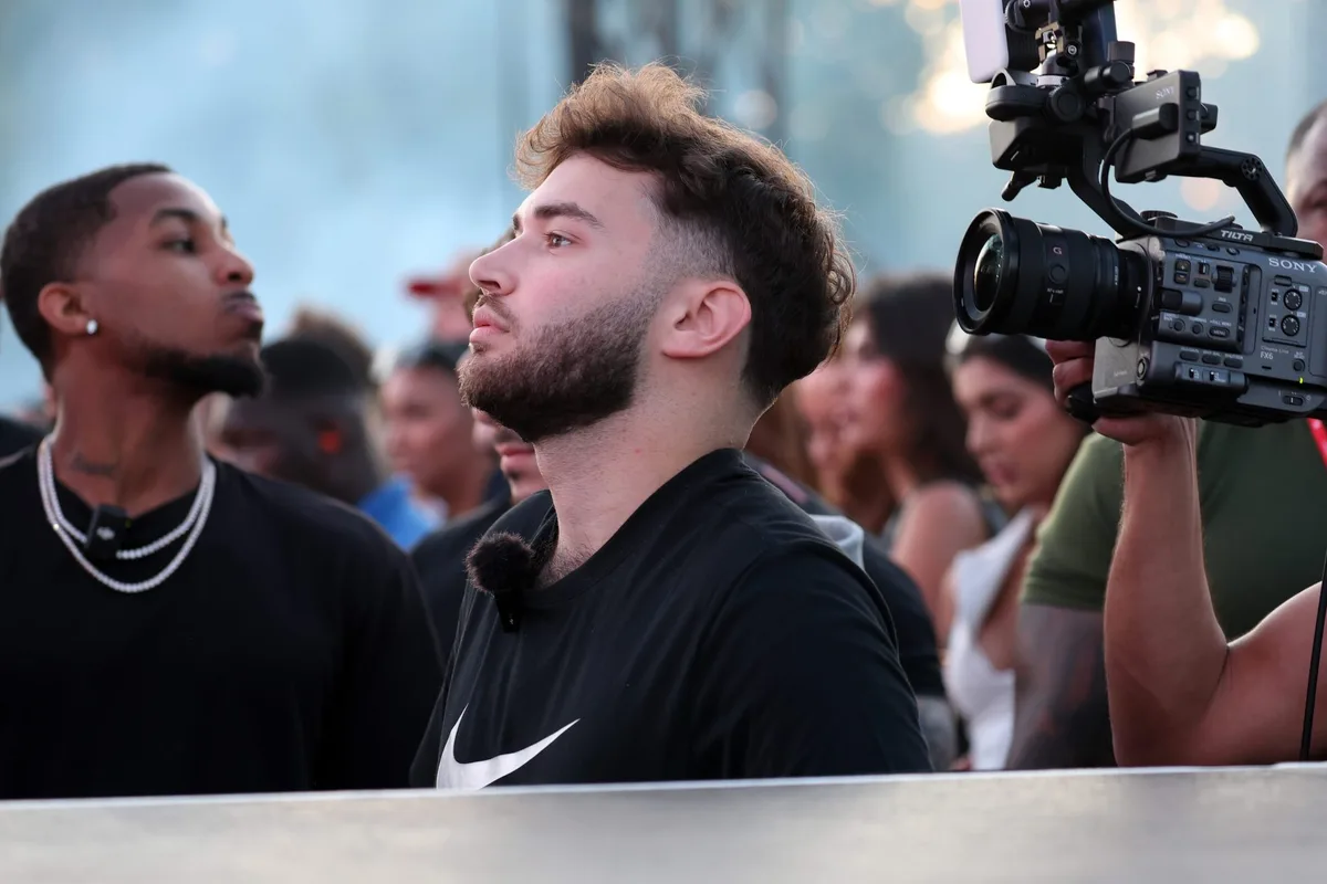 The ‘manosphere’ is actually a multibillion-dollar industry that sells courses and supplements to insecure Gen Z men, report finds