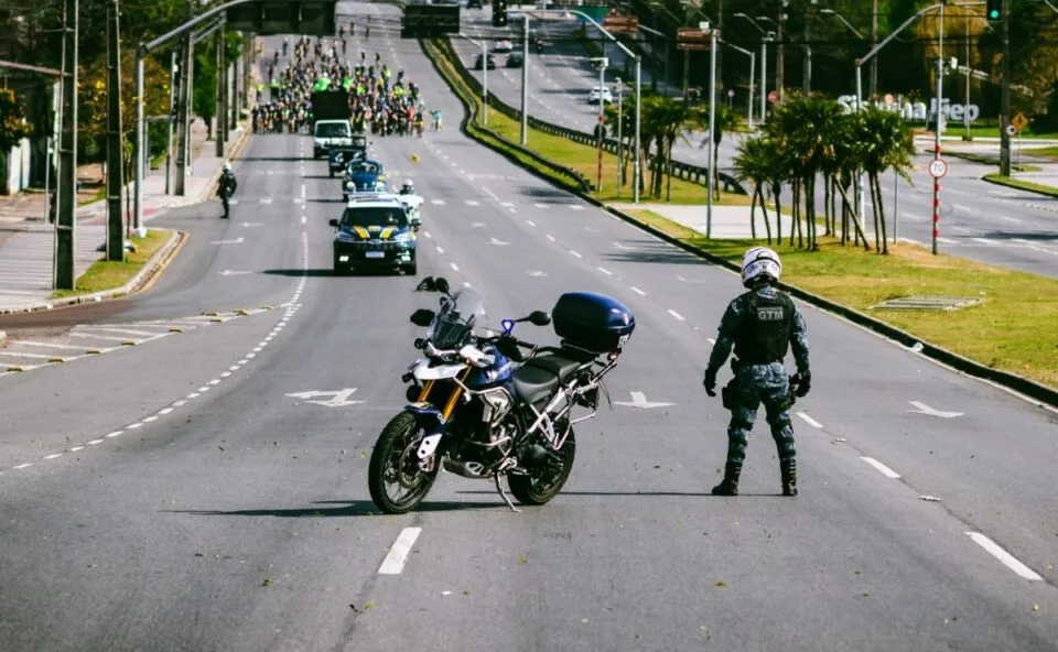 Passeio ciclístico da PRF terá bloqueios temporários em Curitiba neste domingo; veja onde