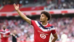 VÍDEO: Lille mantém-se líder em França com golaço de Tiago Santos