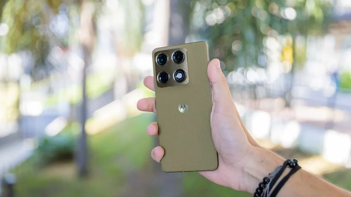 Mercado Livre dá R$ 4.524 em top da Motorola com câmera melhor que do iPhone