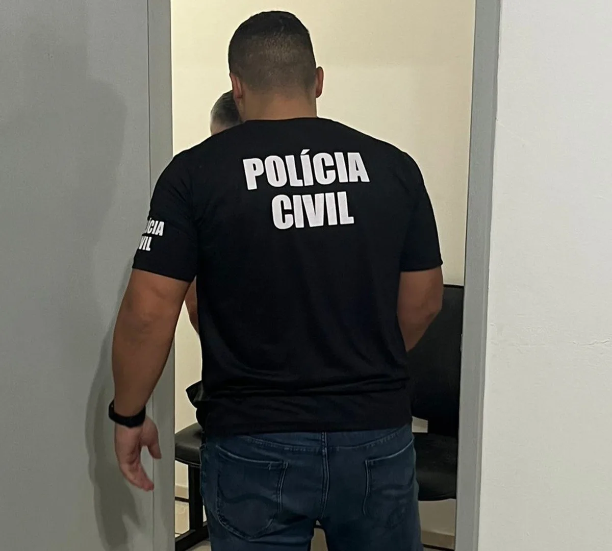 Motorista de app é preso suspeito de invadir casa e estuprar vítima enquanto ela dormia em SC, diz polícia