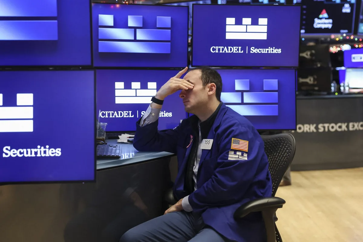 Stocks are in a late-stage bubble and poised to crash 21% next year, while Treasury yields above 5% will signal a new era of tight money, analysts say