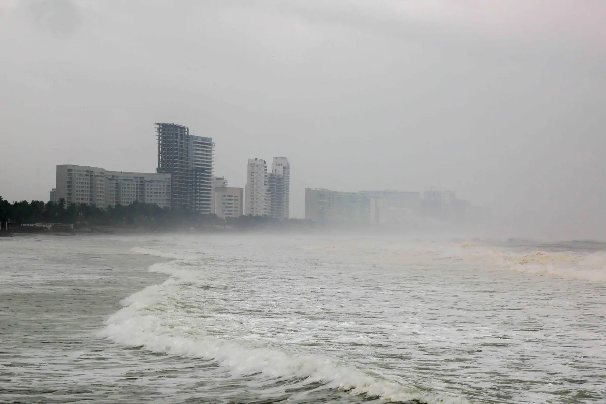Guerrero emite alerta por cercanía de depresión tropical; impactaría mañana como huracán ‘Trudy’