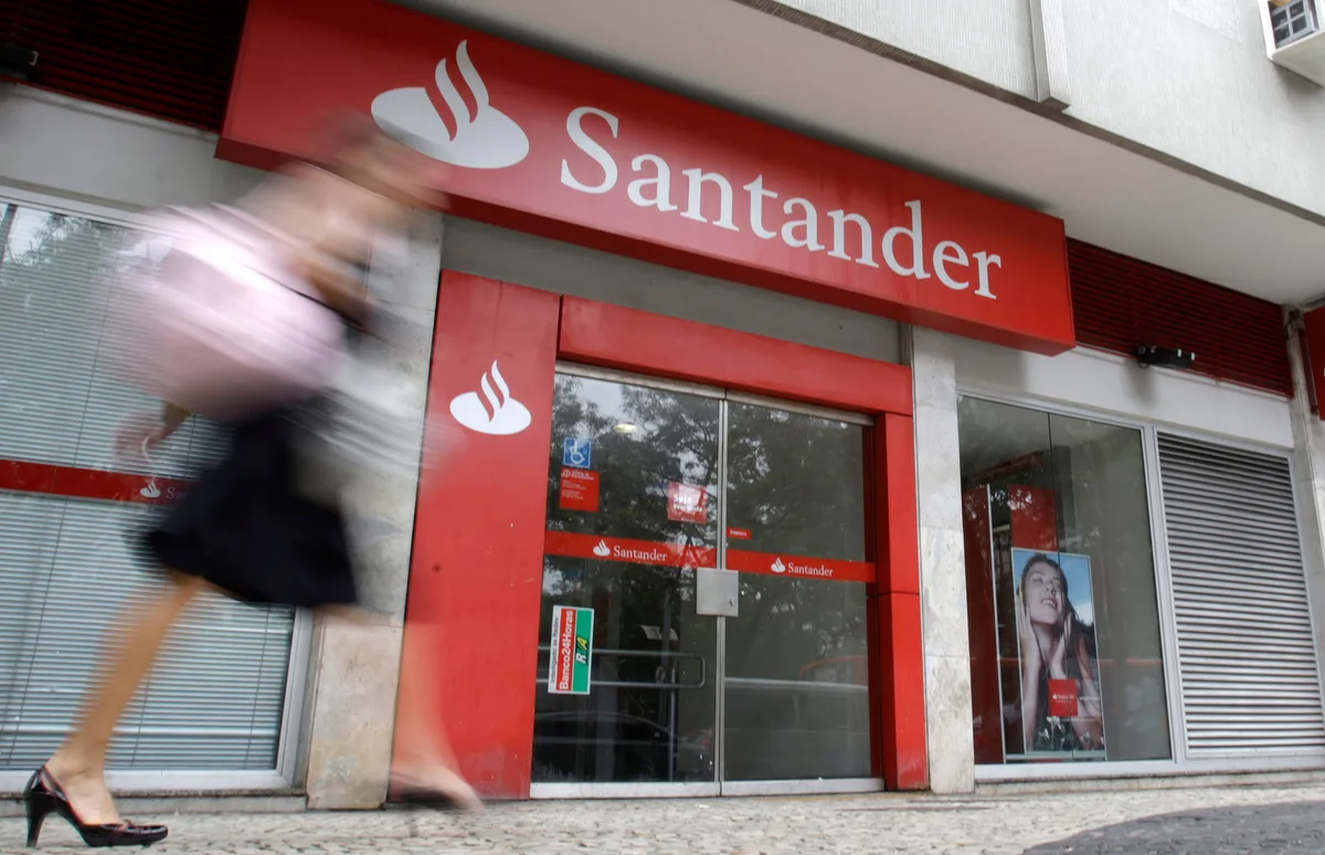Atenção, investidor: Santander (SANB11) define prazo para OPA; veja detalhes