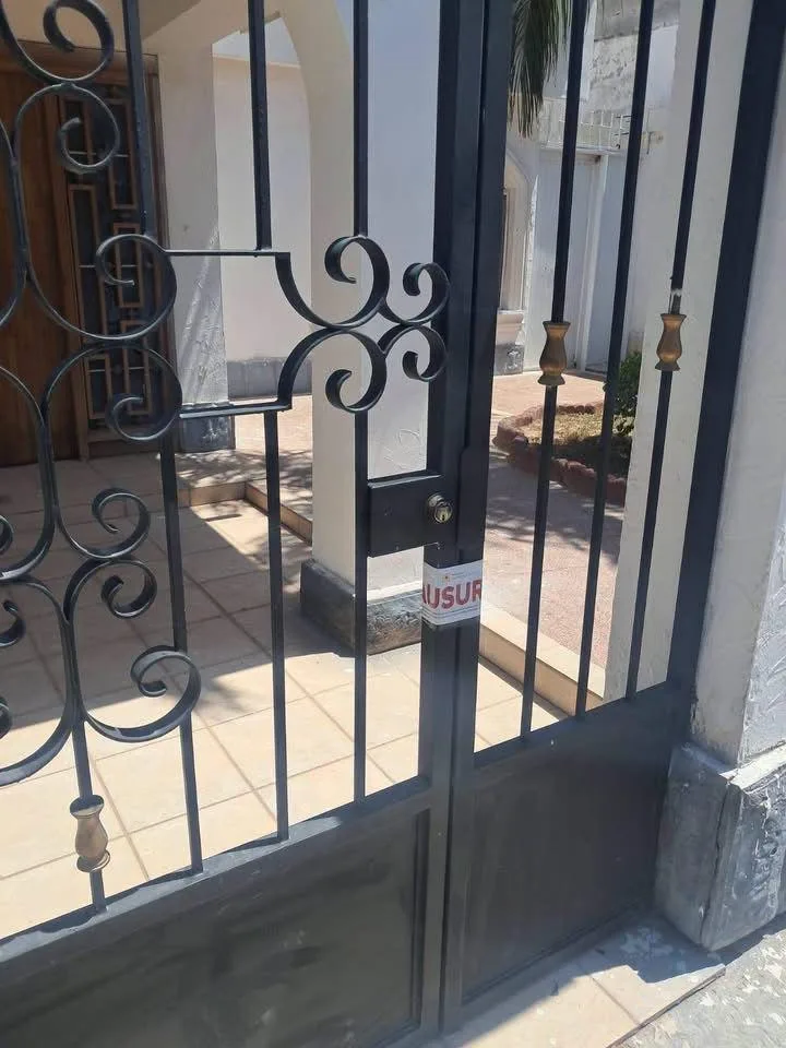 Por irregularidades y falta de permisos, autoridades cierran casa de reposo en Torreón