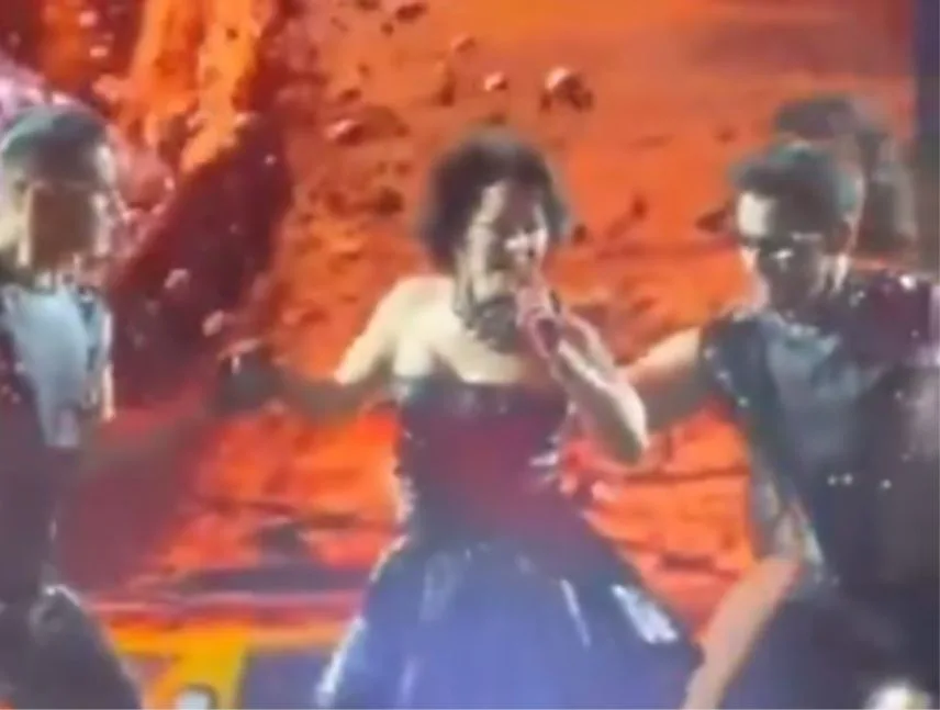 Alejandra Guzmán sufre lesión de cadera durante concierto