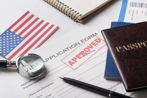 EU revocará visas de miles de solicitantes de asilo, confirma el Departamento de Estado; reportan que ya ha anulado hasta 200 mil