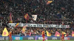 VÍDEO: adeptos da Roma deixam Mourinho emocionado no regresso ao Olímpico