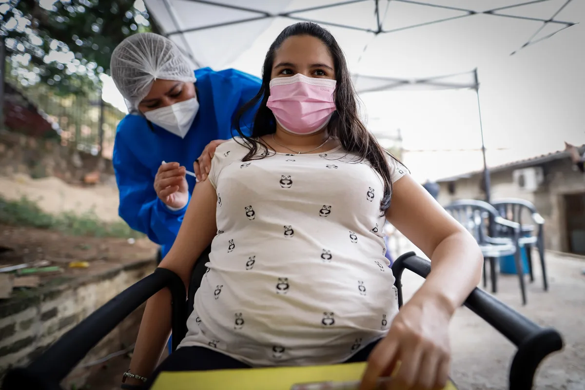 Autoridades de salud mantienen 325 mil dosis para hacerle frente a la influenza en Panamá