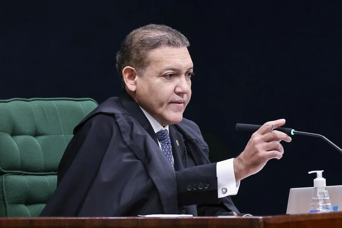 Crusoé: 500 mil reais por mês para o filho de Nunes Marques