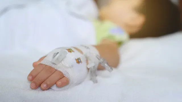 Coração artificial podia ter salvado menino que morreu com órgão queimado