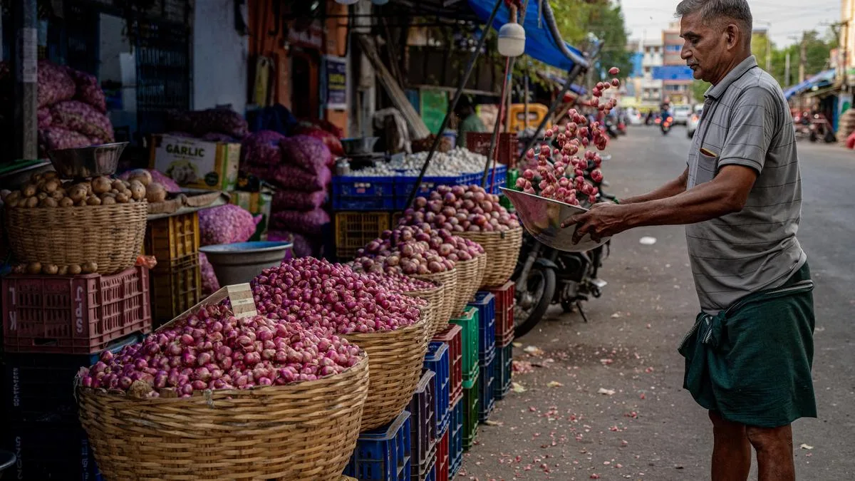 Price of shallot flares up in Tiruchi because of short supply