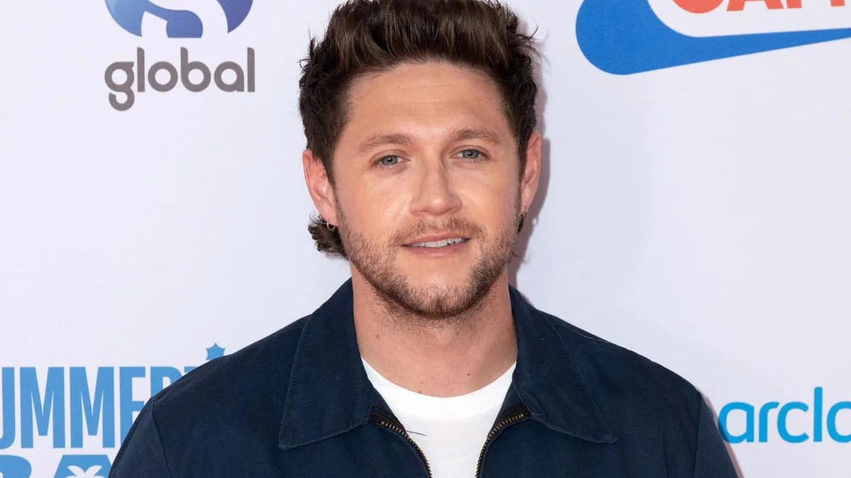 Niall Horan plays recording of Liam Payne's voice on tour opening night
