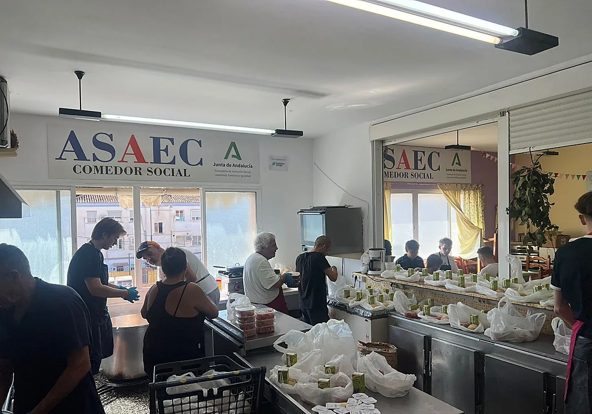 Un comedor social de Málaga pide ayuda: «Cada vez viene más gente que trabaja y no llega a fin de mes»