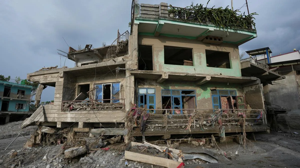 Morning Digest: Death toll climbs to 579 in Nepal; Penguin India succumbed to ‘pressure’ to demand changes in Sonia memoir, alleges Congress; and more