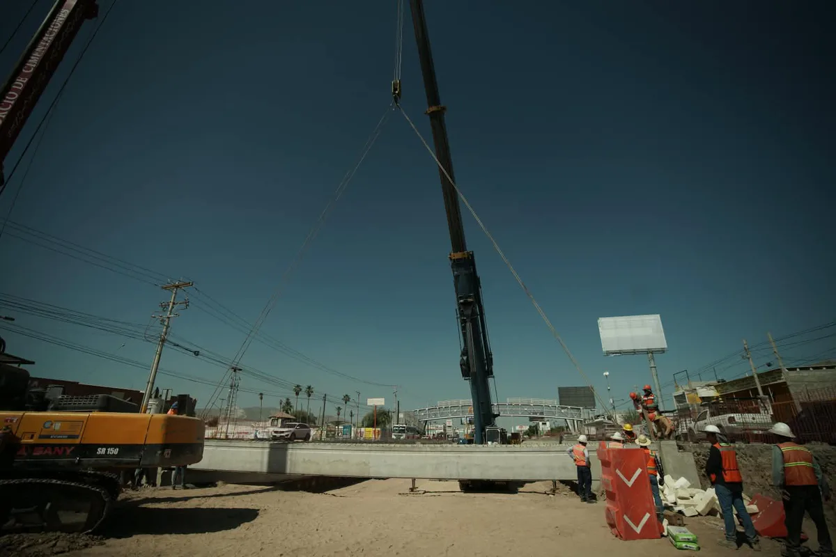 Inicia colocación de trabes del Sistema Vial Revolución-Vasconcelos, en Torreón