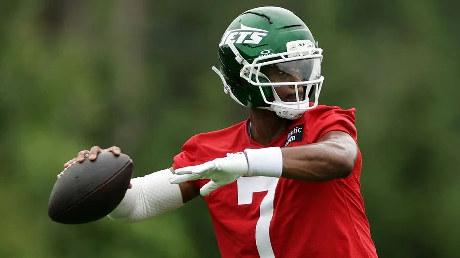 Geno Smith's Jets reunion is 'like a Hollywood script,' says former teammate Ryan Fitzpatrick