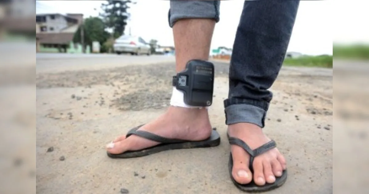 Homem usando tornozeleira eletrônica é preso com mandado em aberto