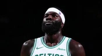 Neemias Queta estreia-se na pré-temporada da NBA com seis pontos e 10 ressaltos