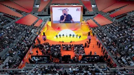 "Vous n'êtes pas obligée de raconter n'importe quoi !" : à Roland-Garros, un premier débat offensif sur l'économie entre les sept principaux candidats à la présidentielle