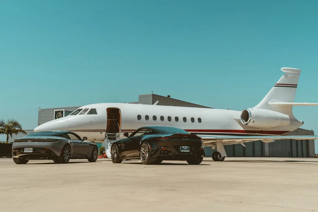 Los millonarios viajan más que nunca en jets privados. Lo sorprendente es que cada vez son menos los propietarios que los compran