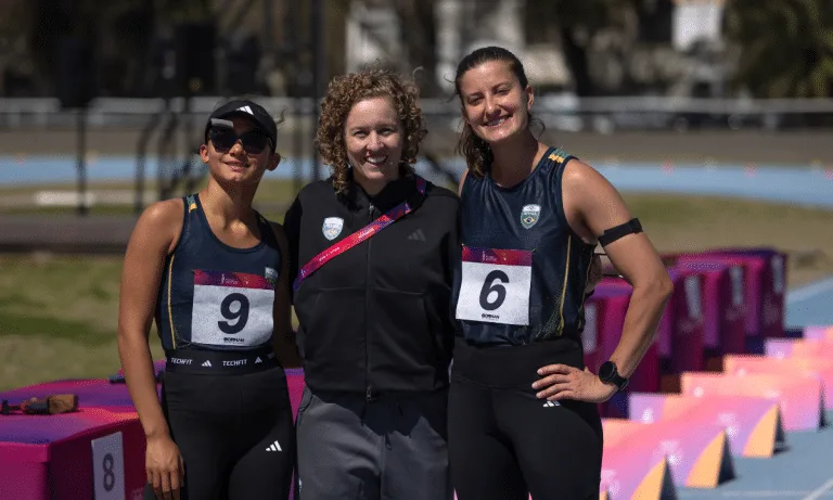 Família viaja 1.700 km de carro para ver triatleta competir em Santa Fé