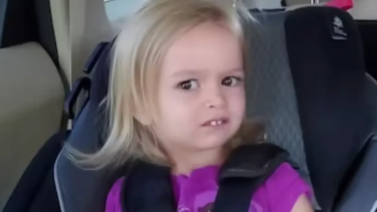 Qué ha sido de Chloe Clem: el meme de la viva imagen de la desconfianza es toda una estrella a sus 15 años