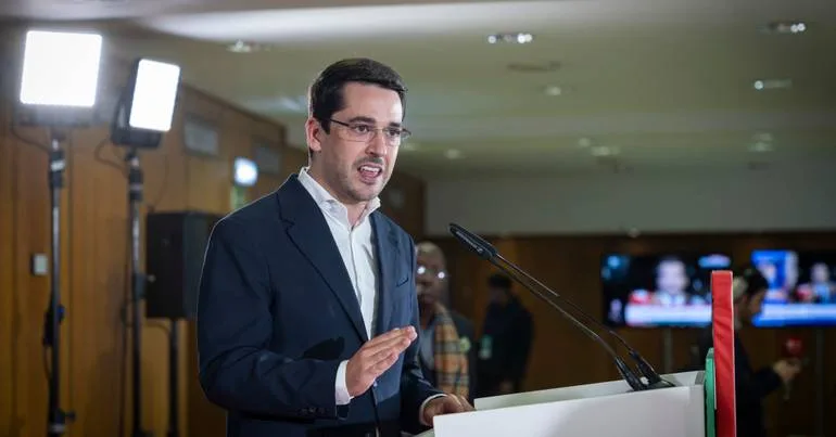 PS ataca Governo, mas afasta-se do Chega na crise