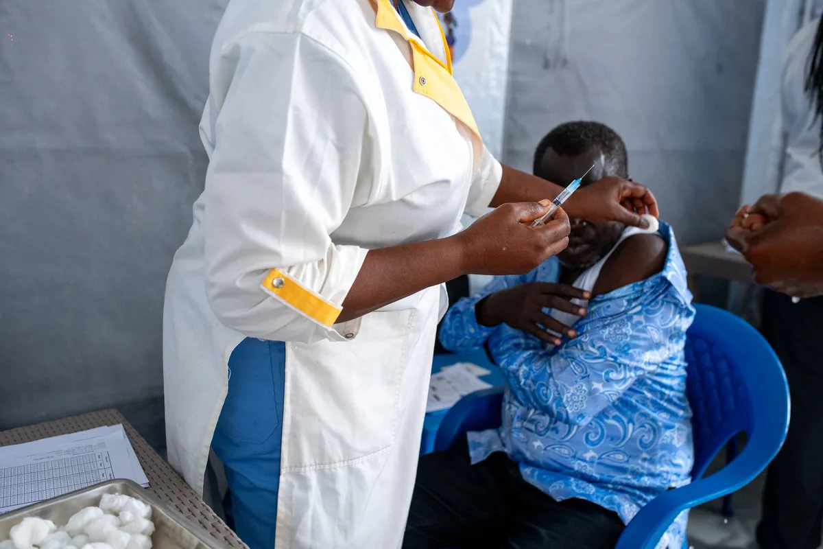 Épidémie d’Ebola : en RD-Congo, une expérience est en cours sur l’efficacité du seul vaccin disponible