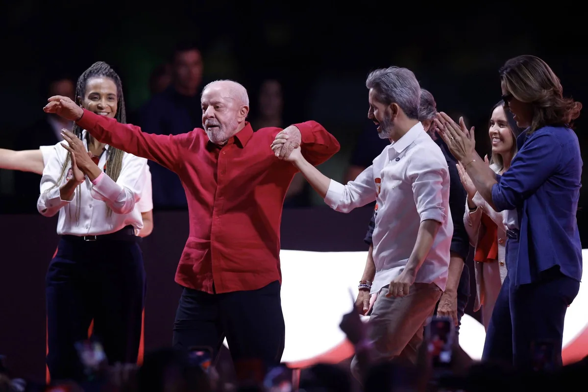 Lula chama governadora do DF de cínica e diz que governo federal não vai dar dinheiro para o BRB