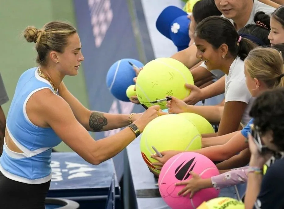 Sabalenka minimiza críticas: ?Isso me torna mais forte?