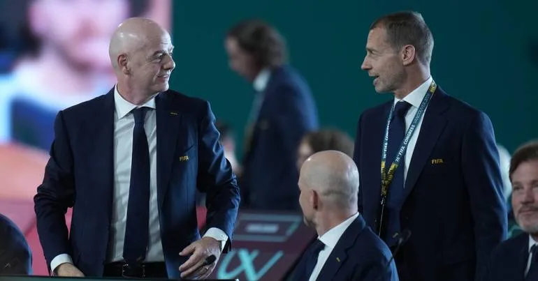 Líder da UEFA pede demissão de Infantino da FIFA